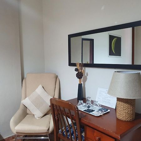 Luna-Guest Rooms 알칼라데과다이라 외부 사진