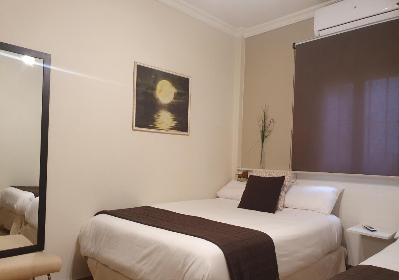 Luna-Guest Rooms 알칼라데과다이라 외부 사진