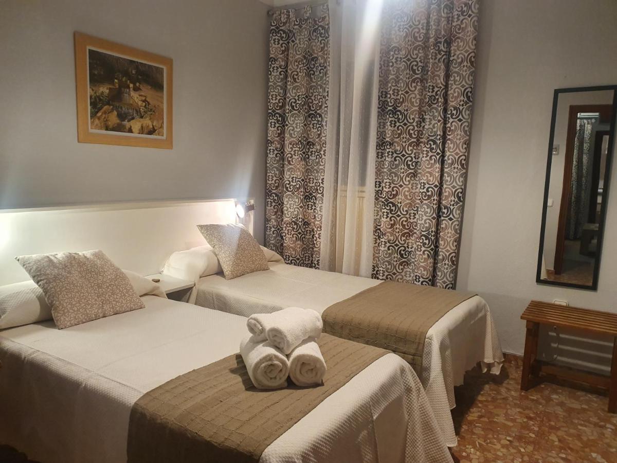 Luna-Guest Rooms 알칼라데과다이라 외부 사진