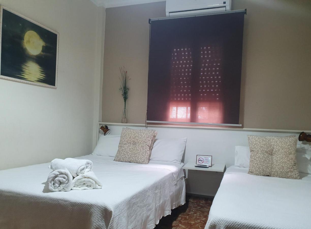 Luna-Guest Rooms 알칼라데과다이라 외부 사진
