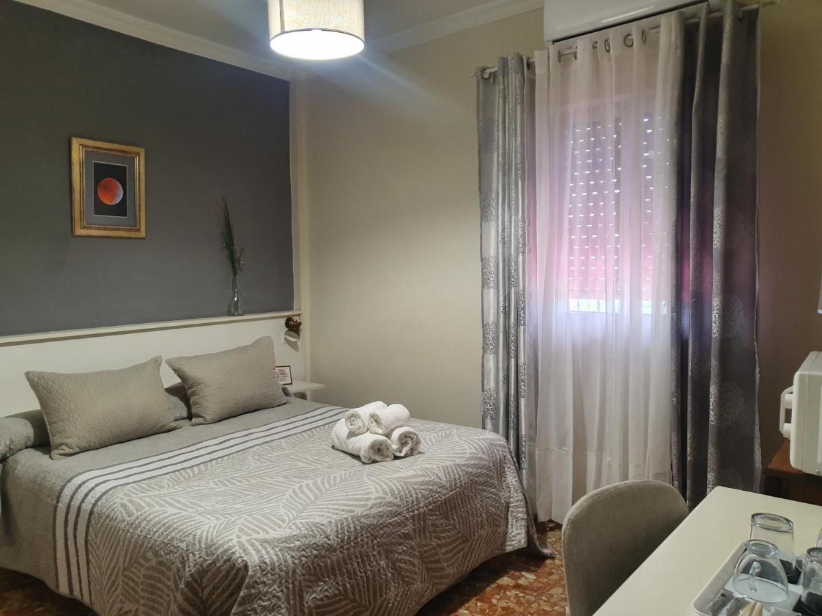 Luna-Guest Rooms 알칼라데과다이라 외부 사진