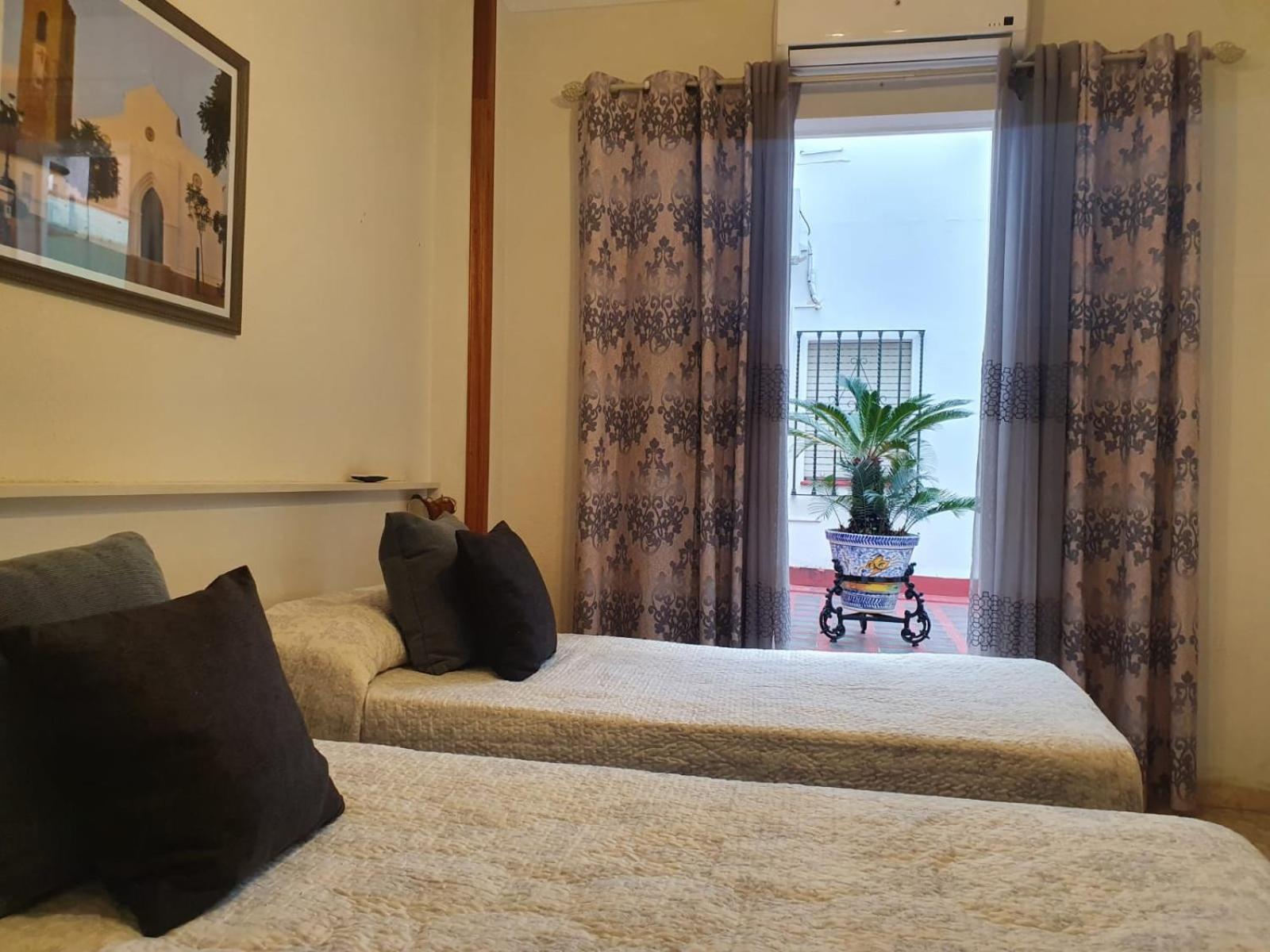 Luna-Guest Rooms 알칼라데과다이라 외부 사진