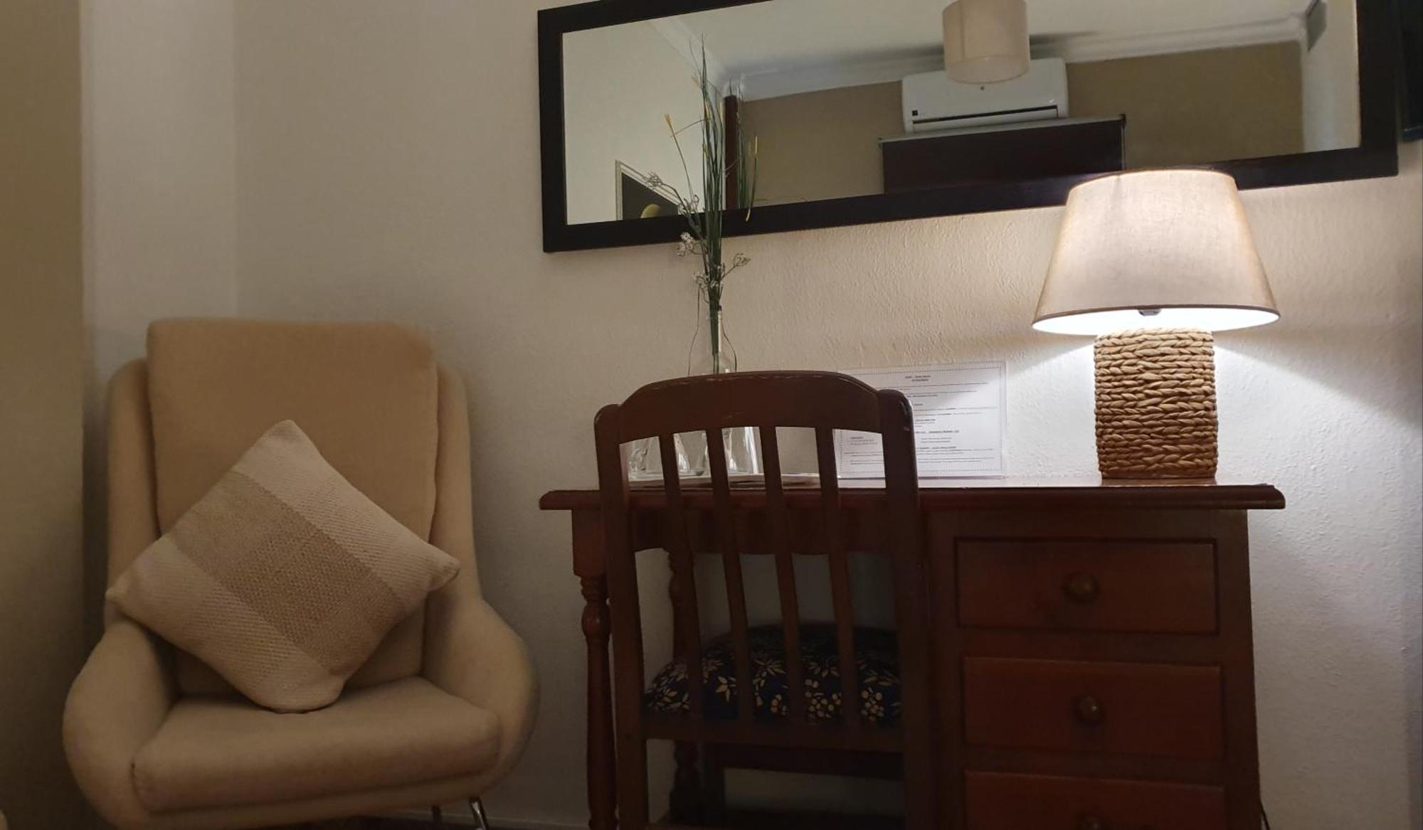 Luna-Guest Rooms 알칼라데과다이라 외부 사진