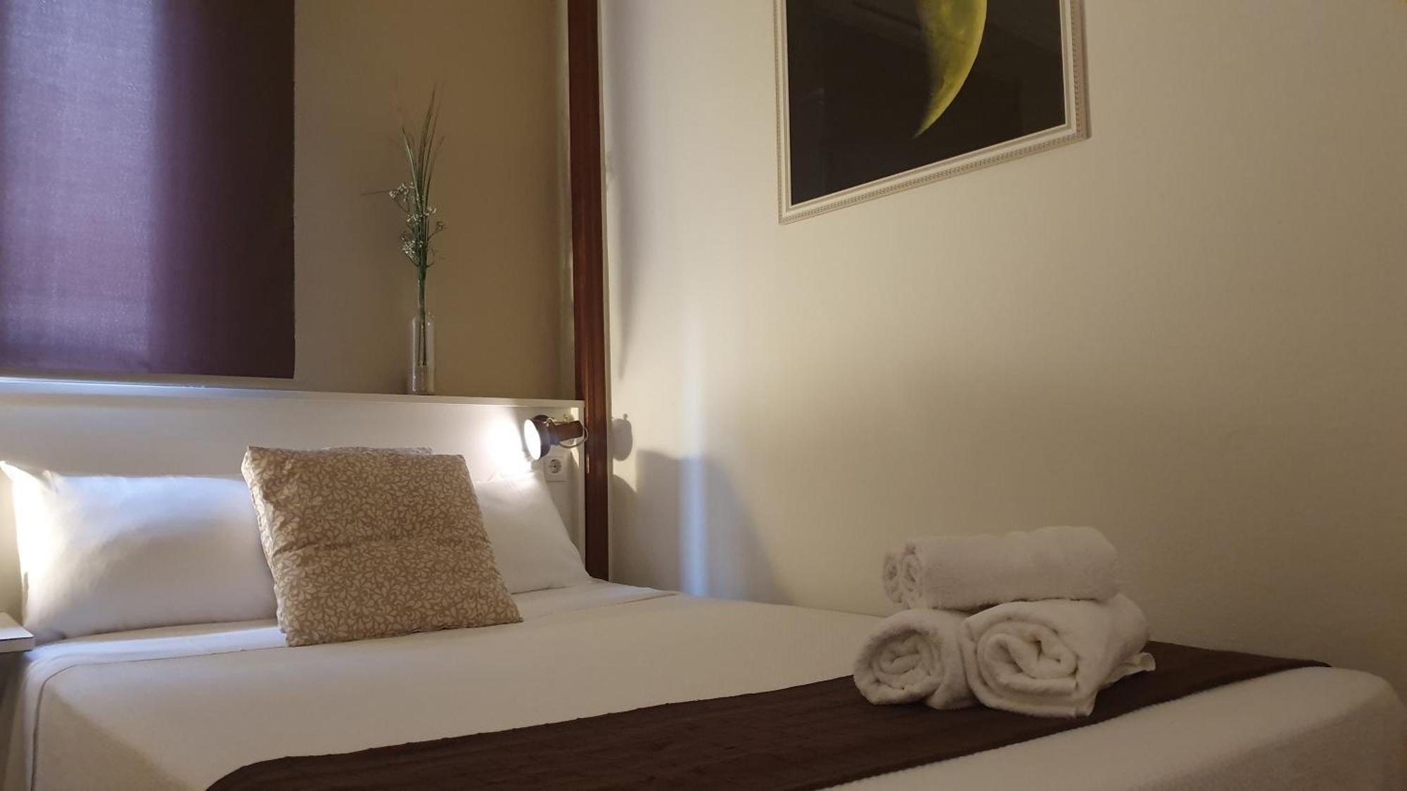 Luna-Guest Rooms 알칼라데과다이라 외부 사진
