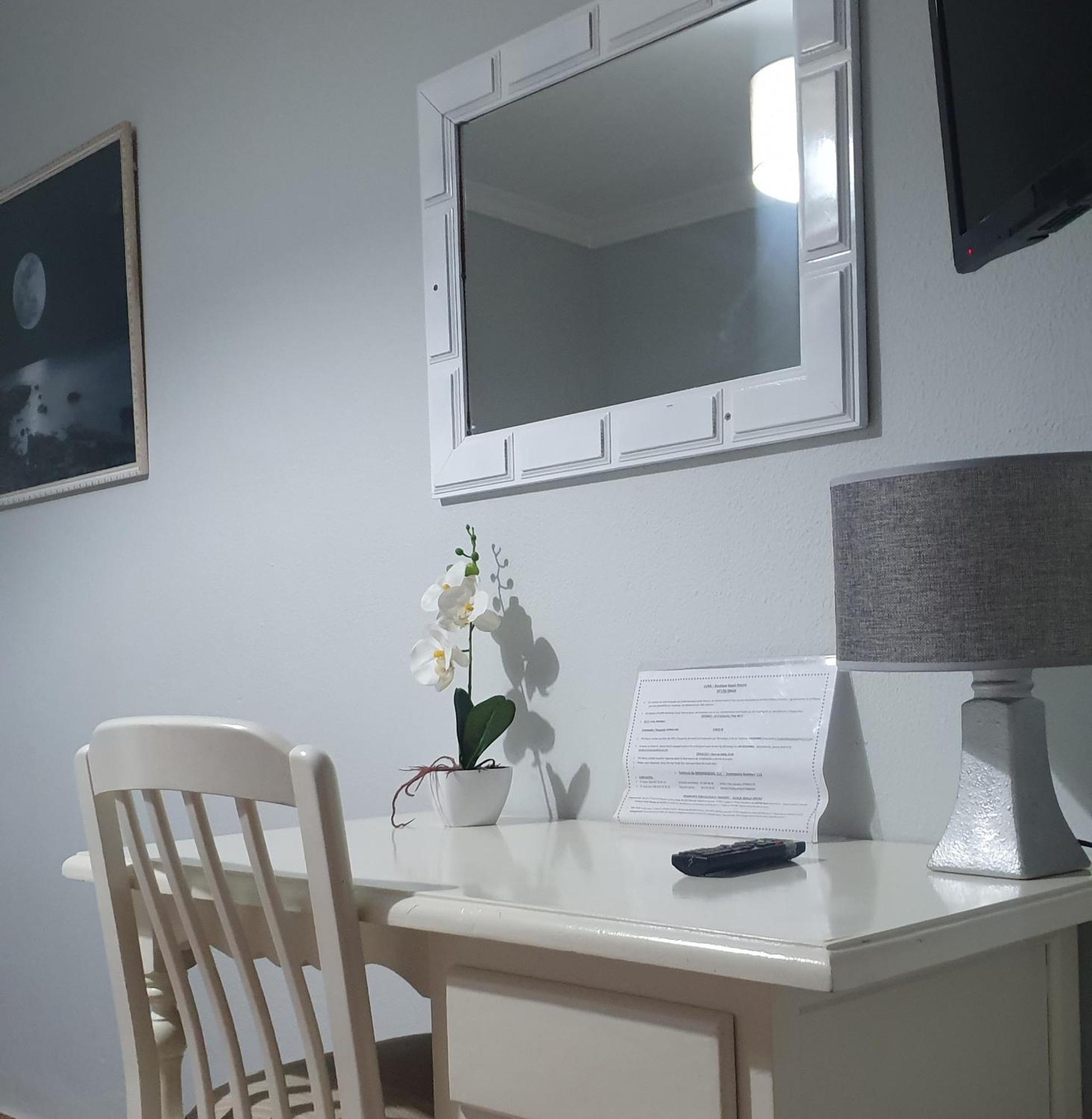 Luna-Guest Rooms 알칼라데과다이라 외부 사진