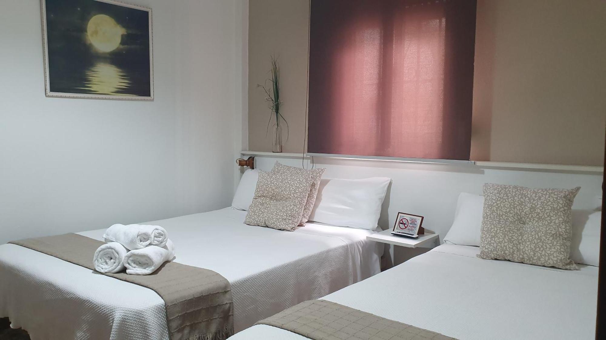 Luna-Guest Rooms 알칼라데과다이라 외부 사진