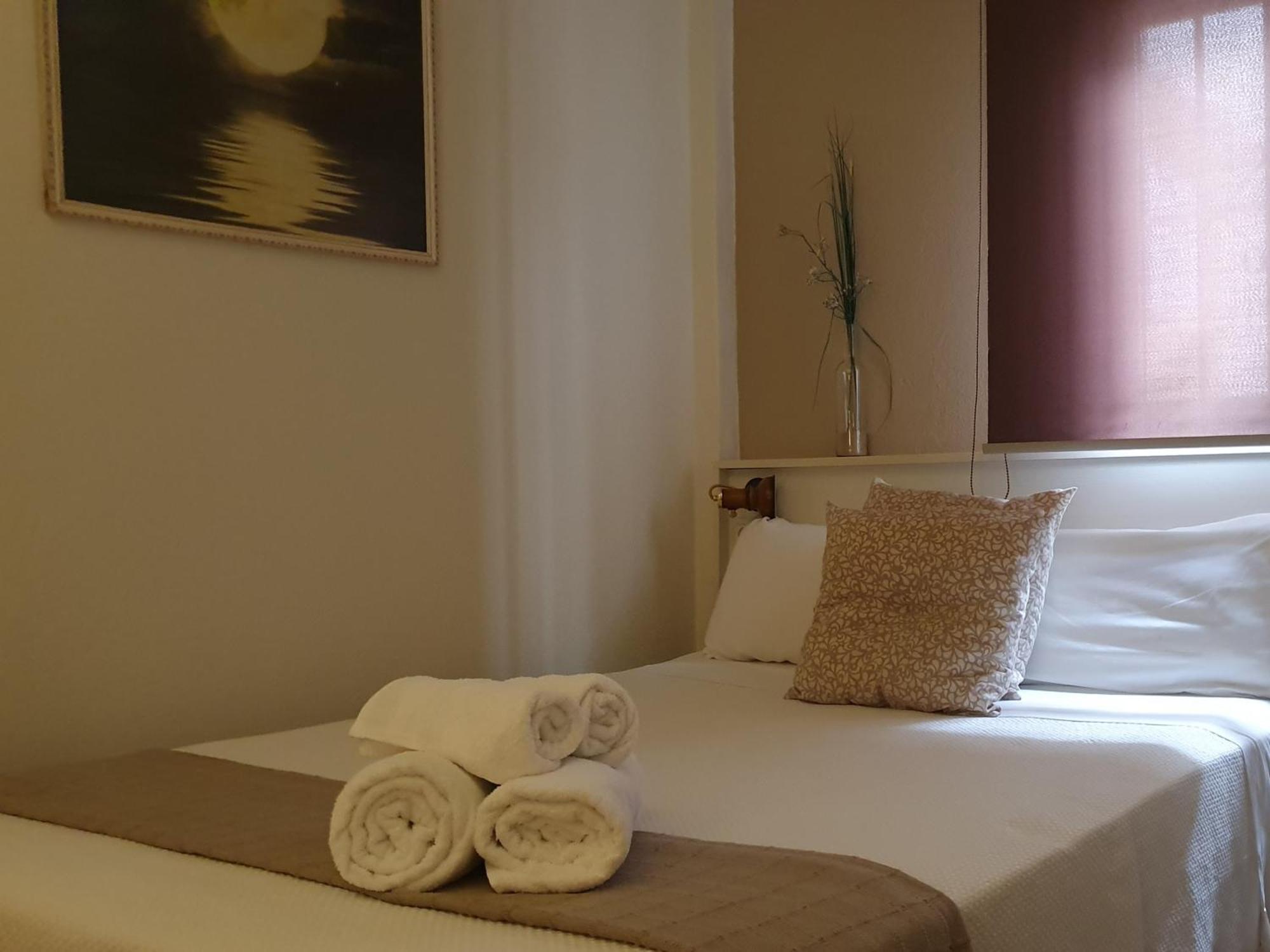 Luna-Guest Rooms 알칼라데과다이라 외부 사진